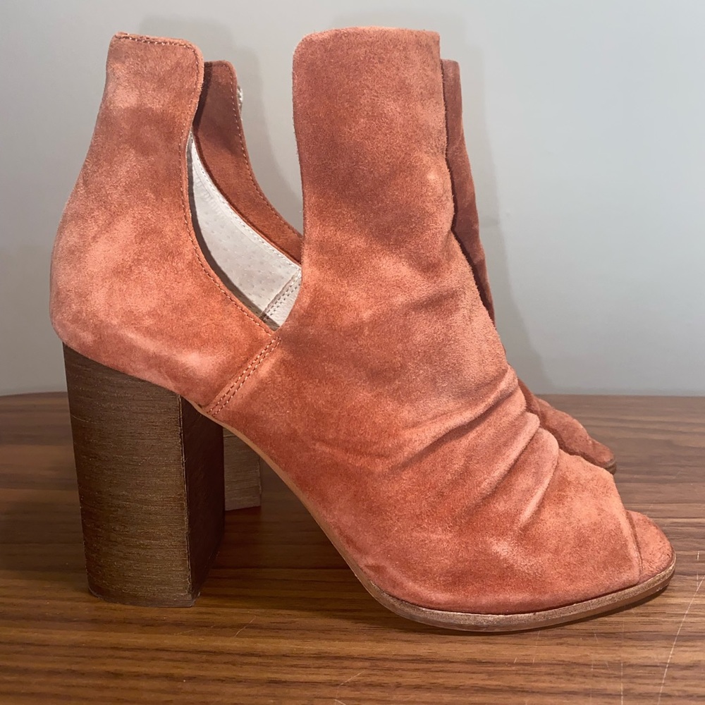 42 gold brand slouchy chunky booties.